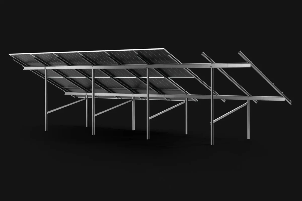 Tylny widok dwurzędowej konstrukcji fotowoltaicznej V2xN Bifacial PG Group do modułów bifacial montowanych na gruncie