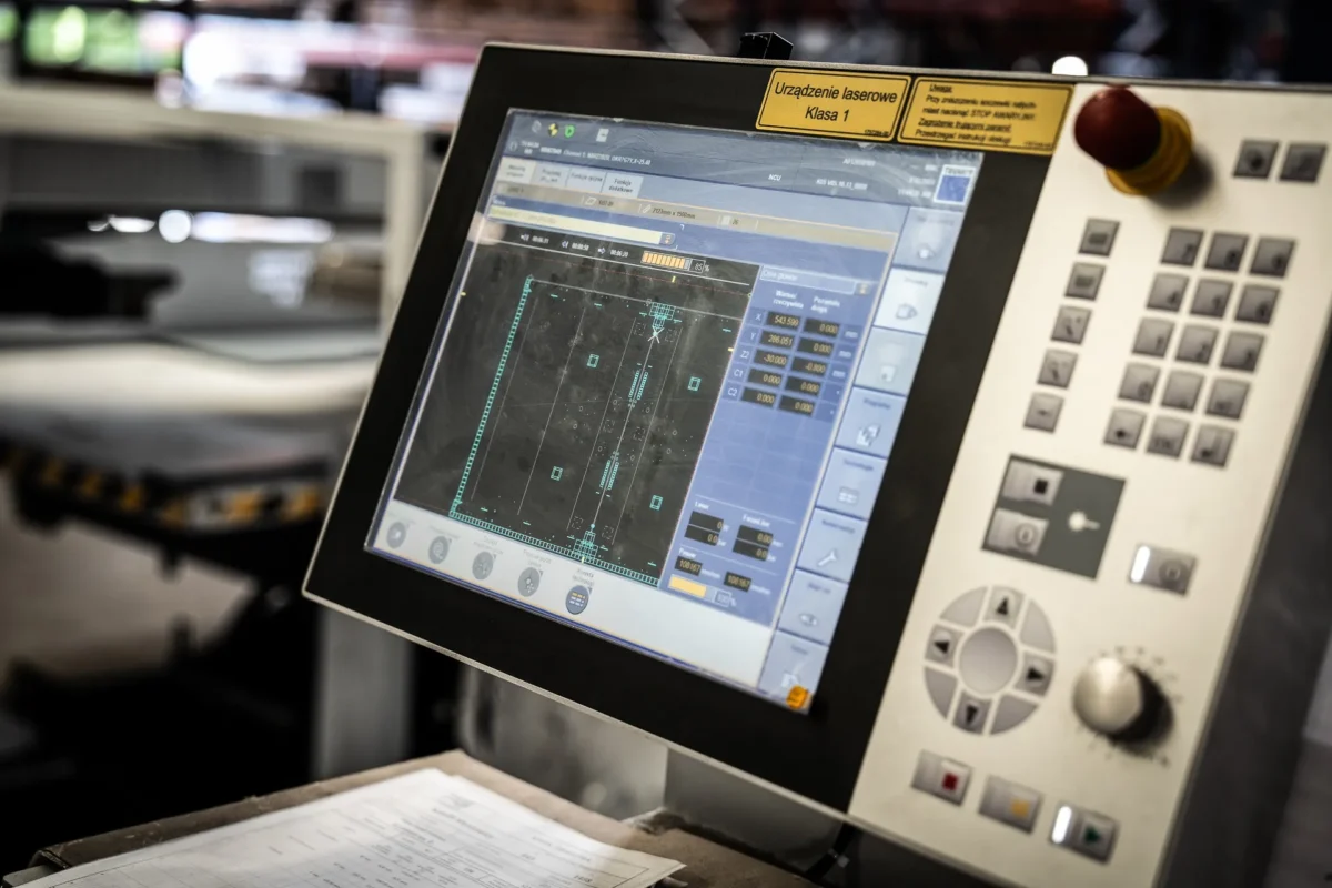 Panel operatorski z oprogramowaniem CAD/CAM do lasera