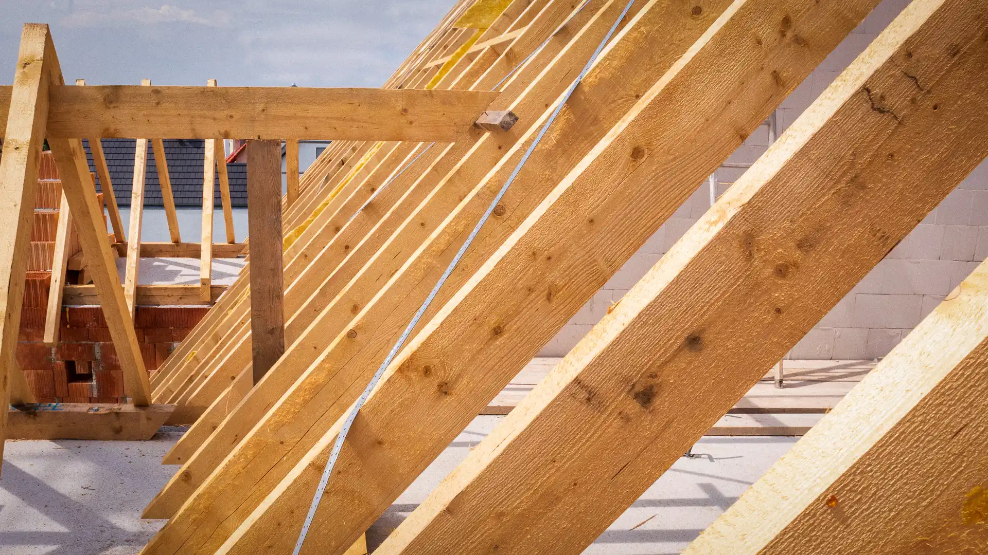 Konstrukcja dachu – jakie ma elementy?